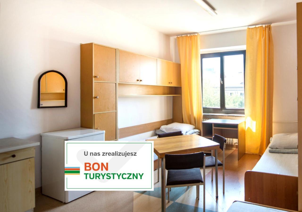 Dizzy Daisy Hostel วรอตซวาฟ ภายนอก รูปภาพ